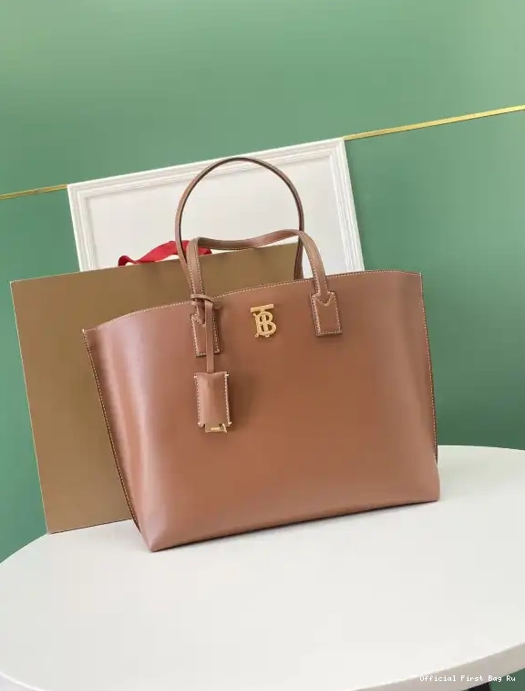 Official First Bag Ru Leather Tote Medium BURBERRY Motif Monogram 0506